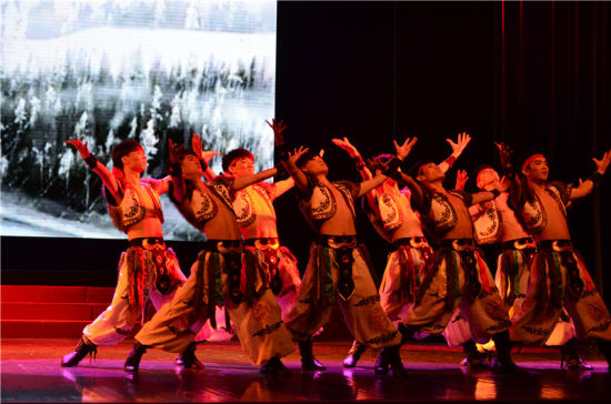 浙艺院赴临安横街村演出