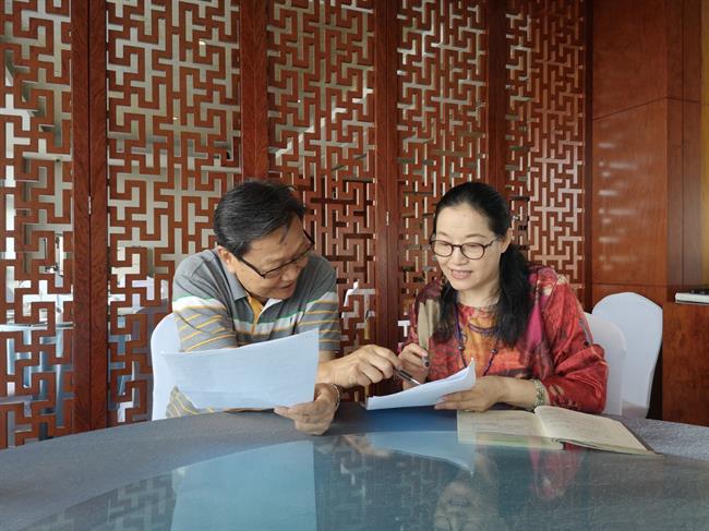 6 与越剧语音专家周冠均请教、探讨语音问题.jpg