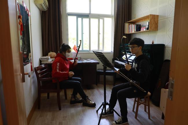 马崊与16小音乐卢一鸣.jpg