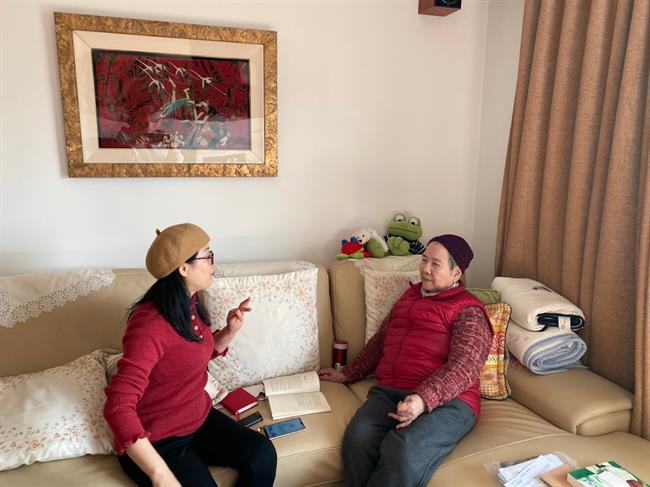 5 向越剧表演艺术家吕瑞英请教语音问题.jpg